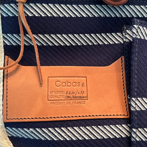 NWOT Just Campagne leather handled tote-brass details -lined in red. - Picture 7 of 8